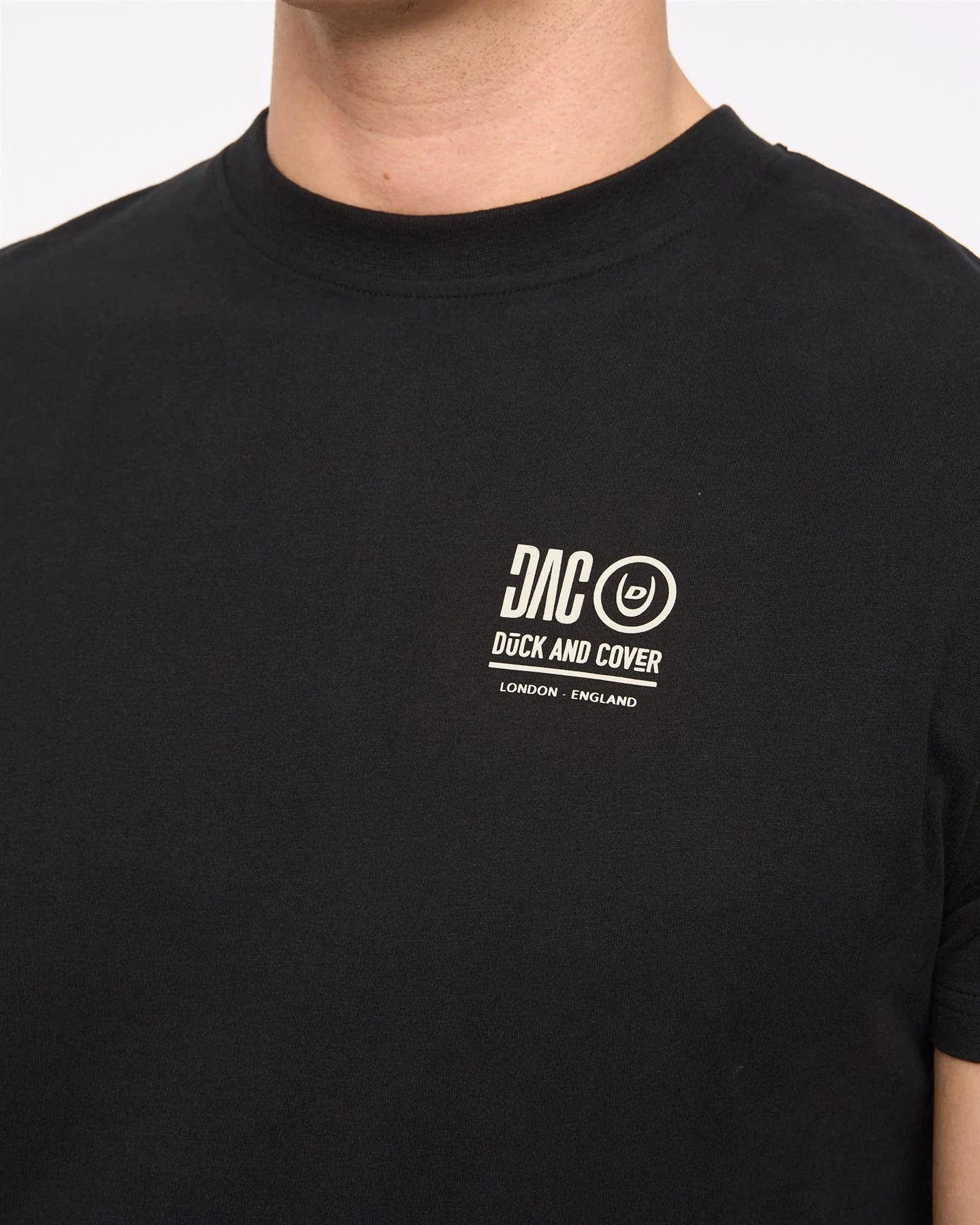 Lynnfold T-Shirt Black - Image 6