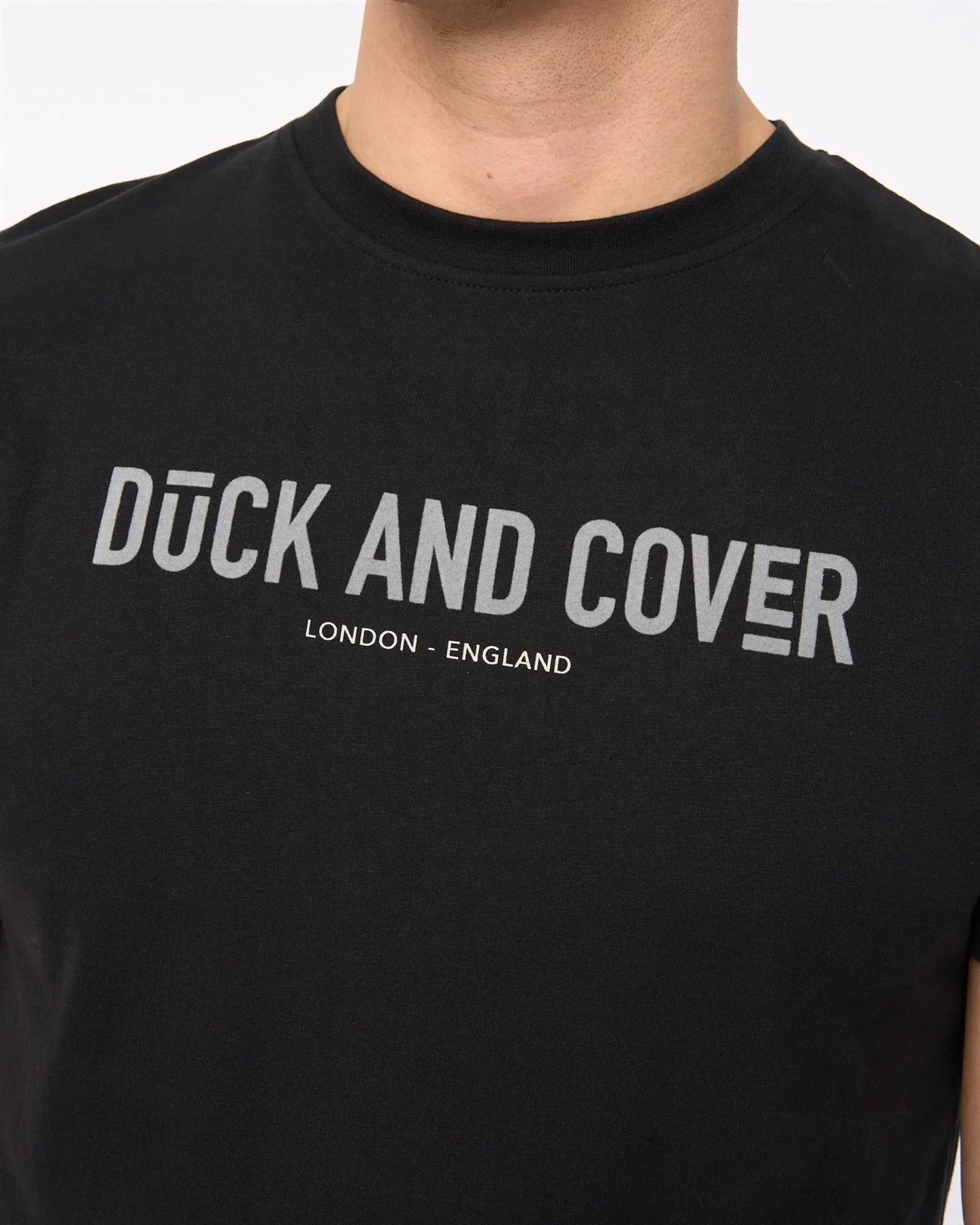 Walpole T-Shirt Black - Image 6